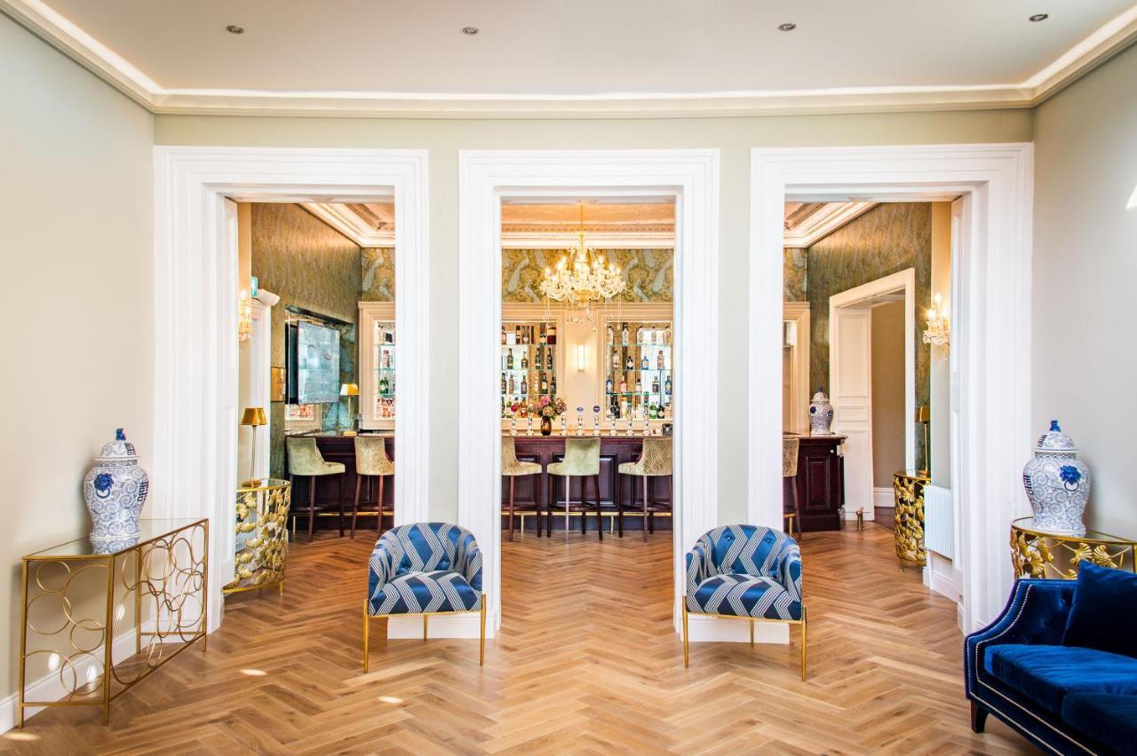 Cork'S Vienna Woods Hotel & Villas Exterior photo