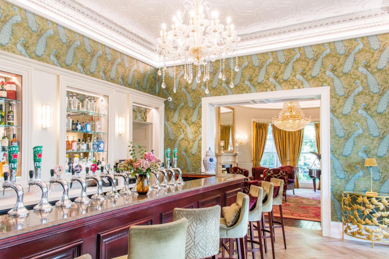 Cork'S Vienna Woods Hotel & Villas Exterior photo