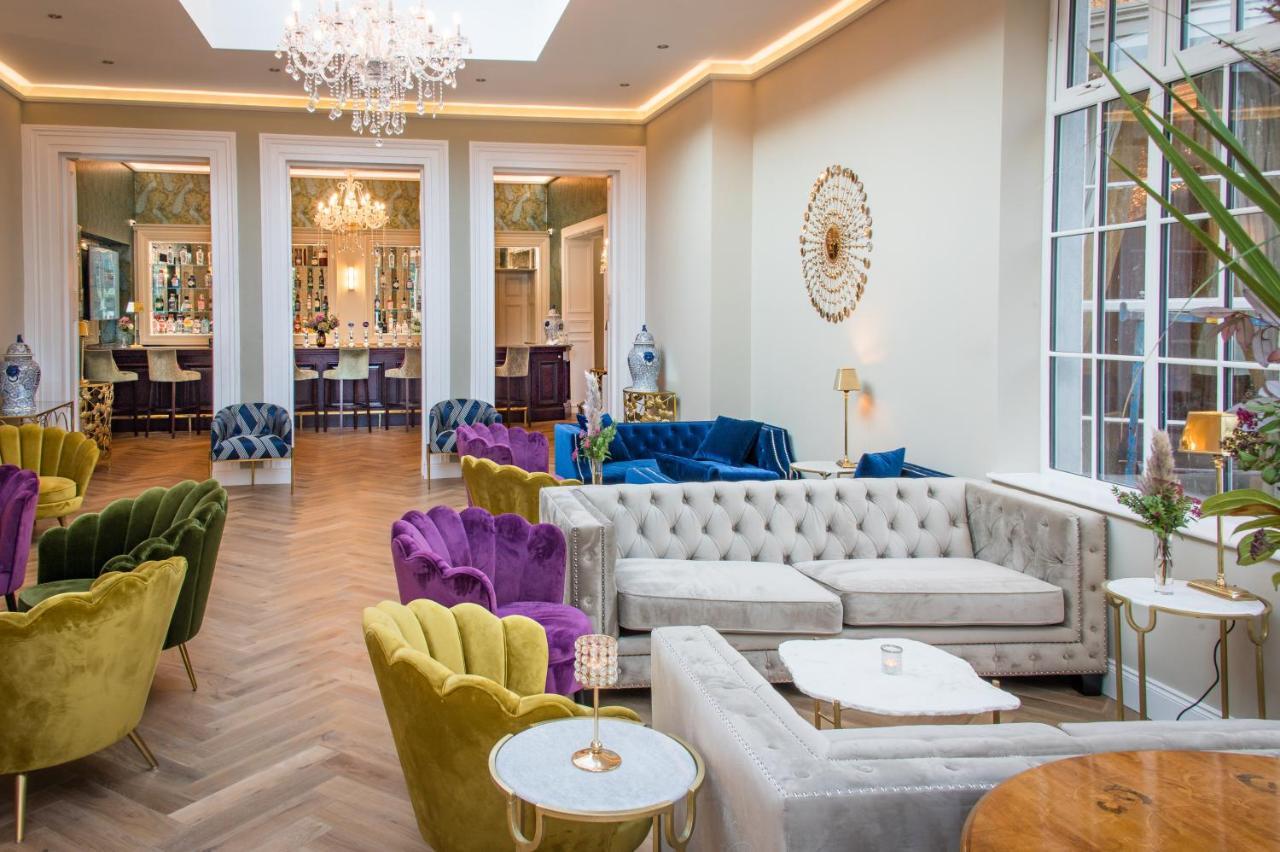 Cork'S Vienna Woods Hotel & Villas Exterior photo