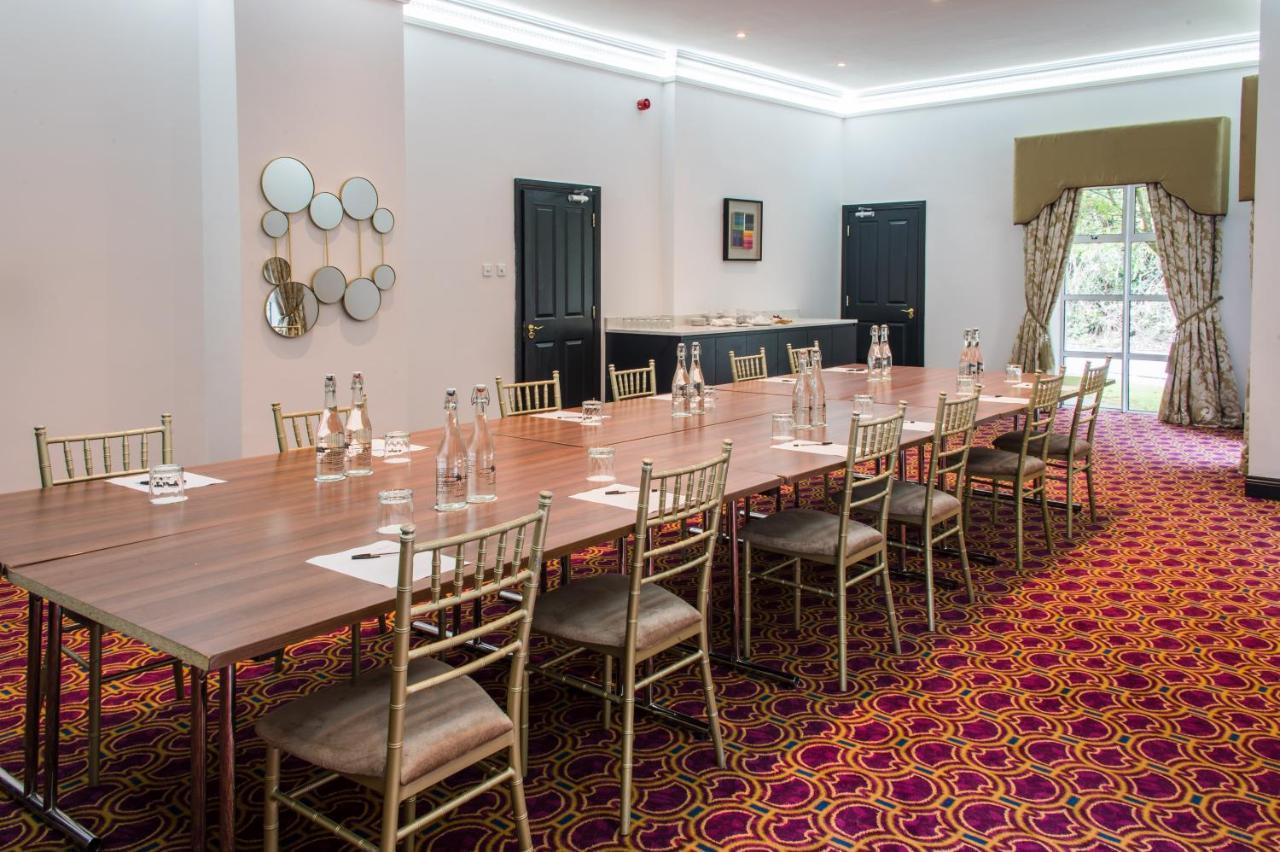 Cork'S Vienna Woods Hotel & Villas Exterior photo