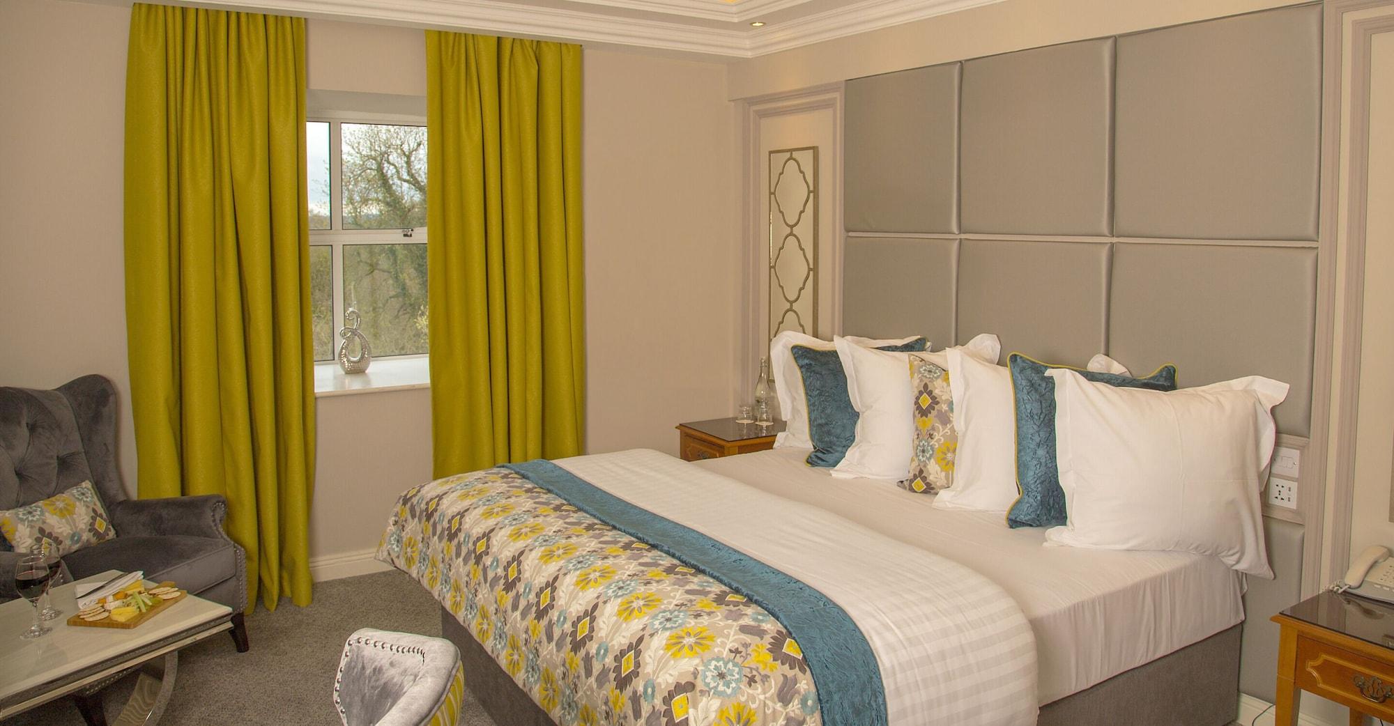 Cork'S Vienna Woods Hotel & Villas Exterior photo