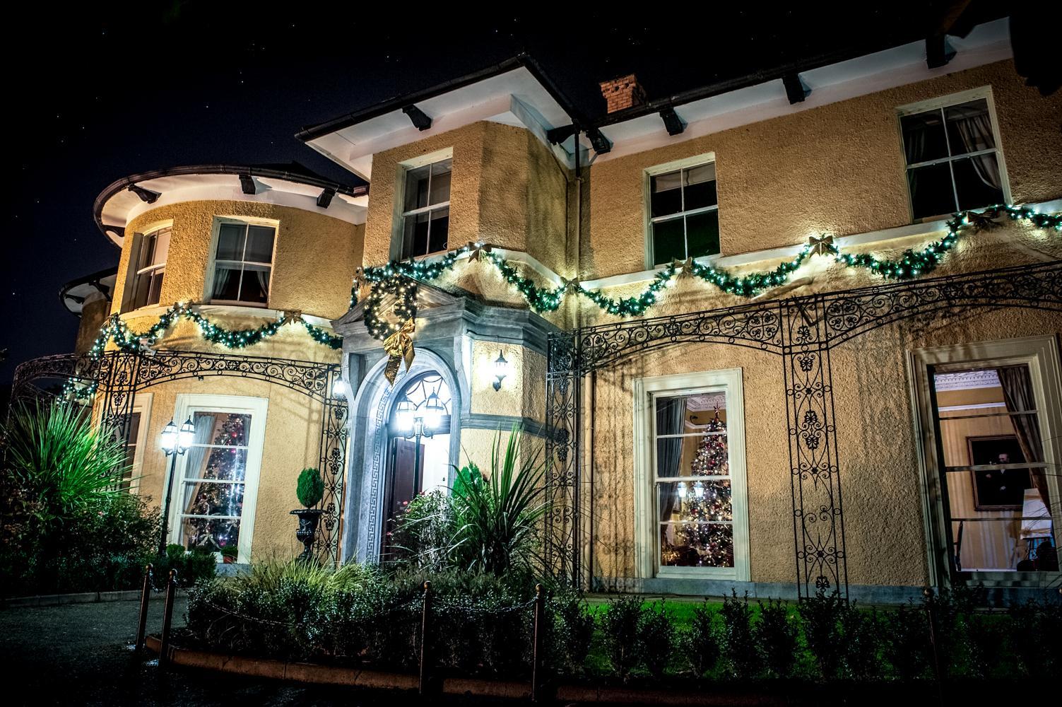 Cork'S Vienna Woods Hotel & Villas Exterior photo