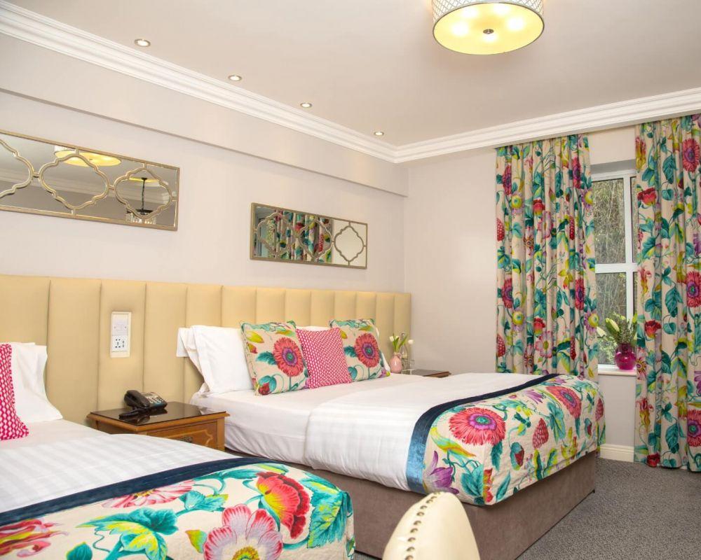 Cork'S Vienna Woods Hotel & Villas Exterior photo
