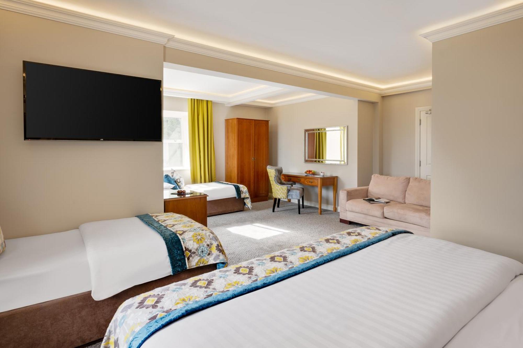 Cork'S Vienna Woods Hotel & Villas Exterior photo