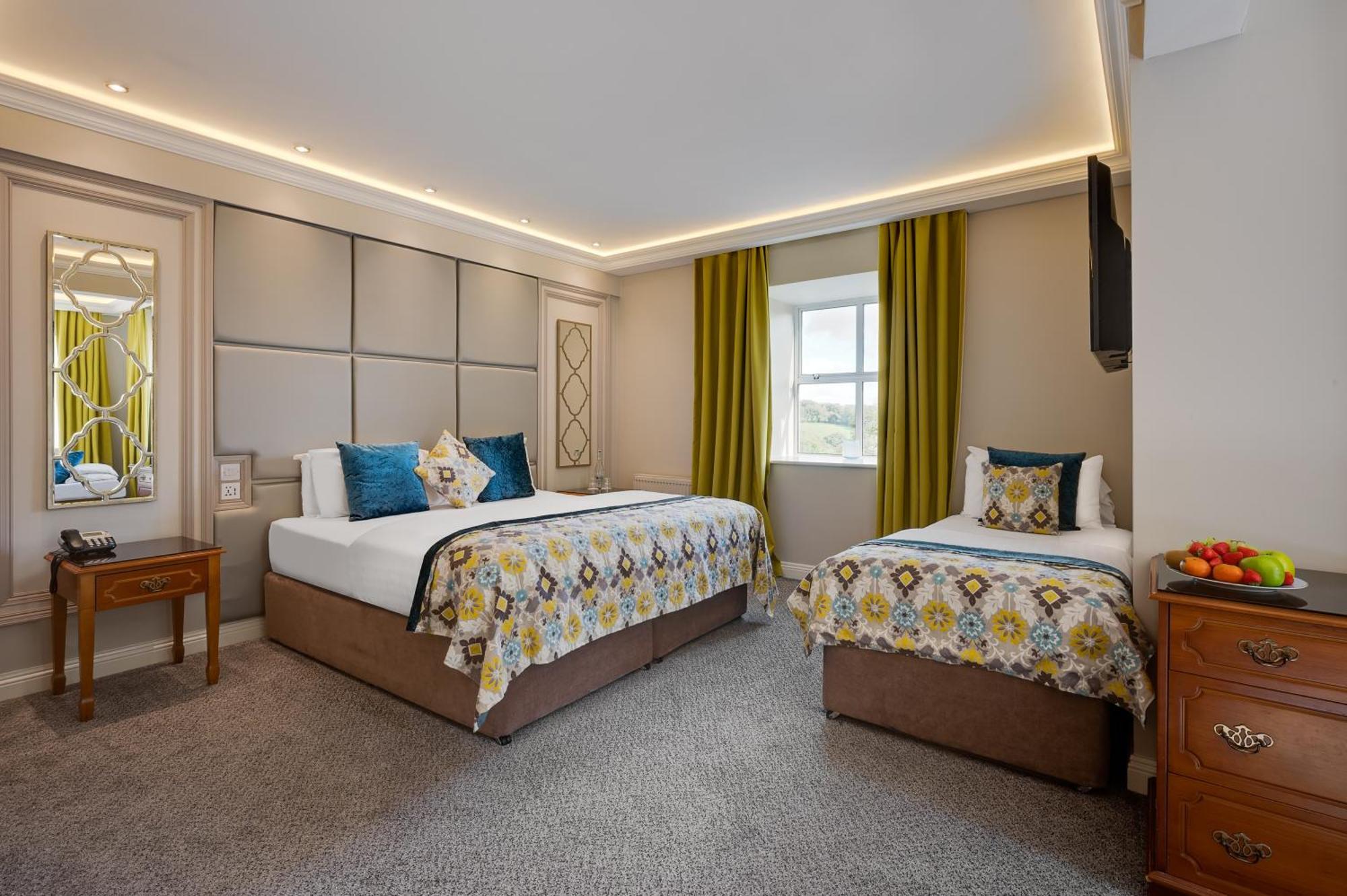 Cork'S Vienna Woods Hotel & Villas Exterior photo
