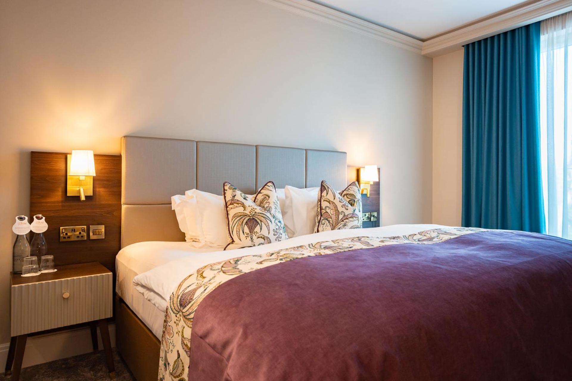 Cork'S Vienna Woods Hotel & Villas Exterior photo