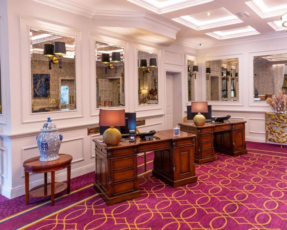 Cork'S Vienna Woods Hotel & Villas Exterior photo