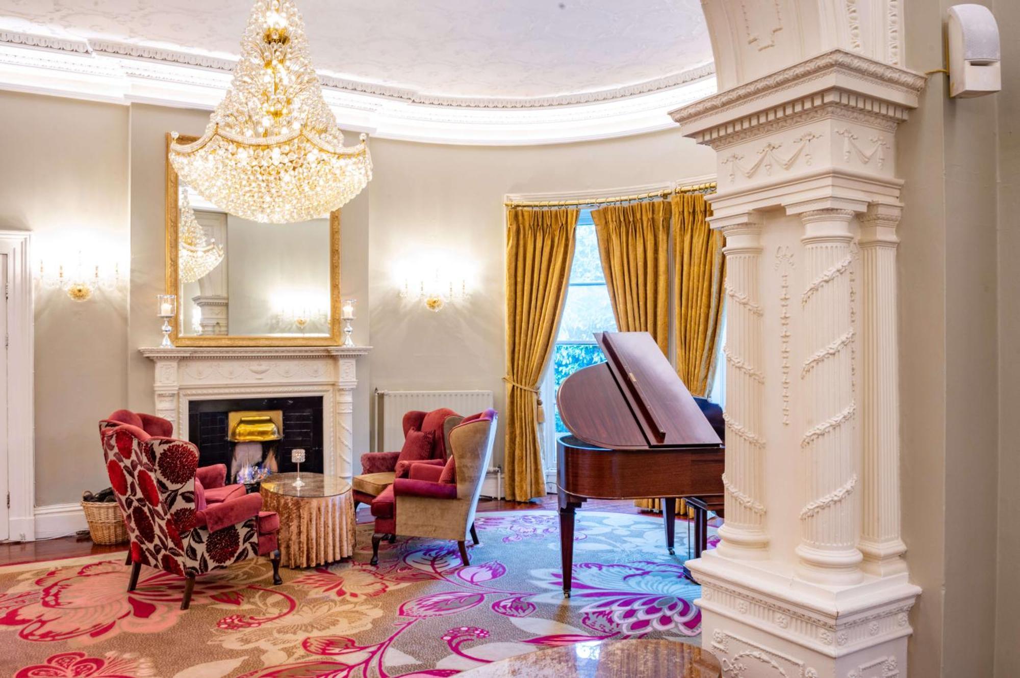Cork'S Vienna Woods Hotel & Villas Exterior photo
